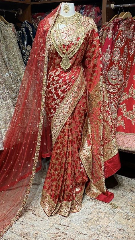 Bridel Sarees Indian, Banarsi Bridal Saree, Red Banarasi Saree Sabyasachi, Red Bridal Saree Look For Wedding, Silk Saree With Dupatta, Bridal Saree Look For Wedding, Bridal Saree With Dupatta, Bride In Saree With Dupatta, Sabyasachi Sarees Brides