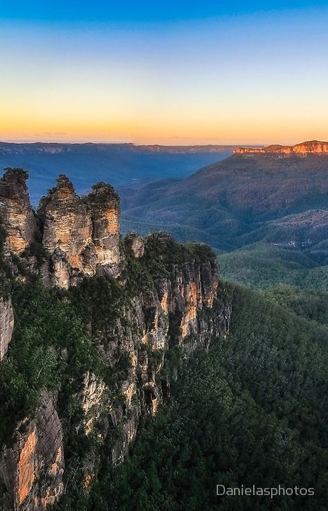 Three Sisters Sunrise View in Blue Mountains, Australia Blue Mountains Australia, Three Sisters, Blue Mountain, Landscape Artist, Phone Covers, Monument Valley, Australia, Iphone Cases, Natural Landmarks