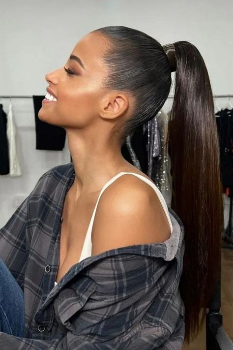 Sleek High Pony Straight Ponytail Hairstyles, Slick Ponytail, Chic Ponytail, Slicked Back Ponytail, Pony Hairstyles, High Ponytail Hairstyles, Cute Ponytails, Straight Ponytail, Hair Ponytail