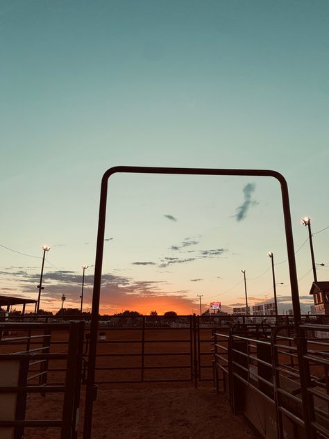 Country Aesthetic Pictures, Aesthetic Country Pictures, Barrel Racing Arena, Barrel Racing Wallpaper, Country Widgets, Rodeo Pictures, Rodeo Aesthetic, Rodeo Arena, Western Aesthetic Wallpaper