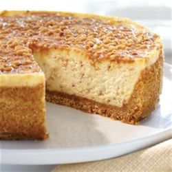 Toffee Cheesecake Recipes, Toffee Cheesecake, English Toffee, Classic Cheesecake, Toffee Bits, Caramel Topping, Chocolate Toffee, 12 Tomatoes, Caramel Flavoring