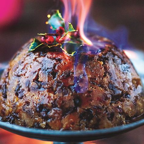 This is Jamie Oliver's ultimate Christmas Pudding from his new Christmas Cookbook. Traditional Christmas Pudding Recipe, Traditional Christmas Pudding, Keto Pudding, Xmas Pudding, Christmas Pudding Recipes, Figgy Pudding, Avocado Pudding, Christmas Cookbook, Jamie Oliver Recipes