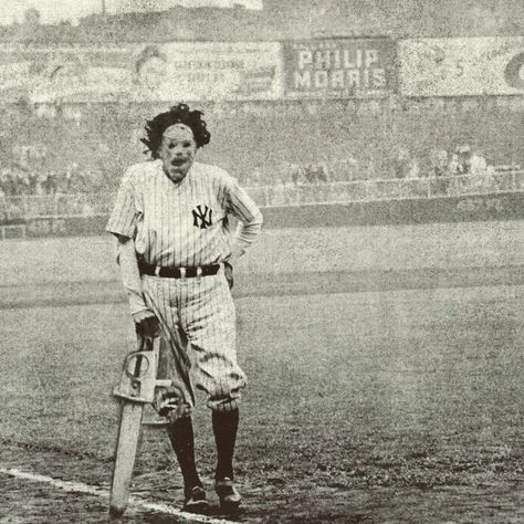 Seth Metoyer | More Horror on Instagram: “#throwbackthursday already to a month ago when opening day of baseball season kicked off! Opening day of baseball was lit in New York.…” The Texas Chainsaw Mascara, Texas Chainsaw Mascara, Leatherface Mask, Bubba Sawyer, Horror Fanatic, Scary Movie Characters, Horror Villains, Slasher Film, 80s Horror