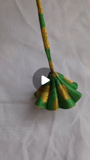 Flower Tassels For Blouse, Simple Tassels For Blouse, Not Design For Blouse, Fabric Latkan For Lehenga, Blouse Latkans Tassels, Tassels Design For Blouse, Fabric Tassels Diy, Blouse Dori Latkan, Fabric Tussle