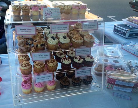 Donut And Cupcake Display, Cake Expo Display, Brownie Pop Up Stall, Dessert Sale Display, Cupcake Sale Display, Pop Up Shop Table Display Ideas For Food, Pop Up Cupcake Shop, Cupcake Vendor Display, Pop Up Bakery Shop