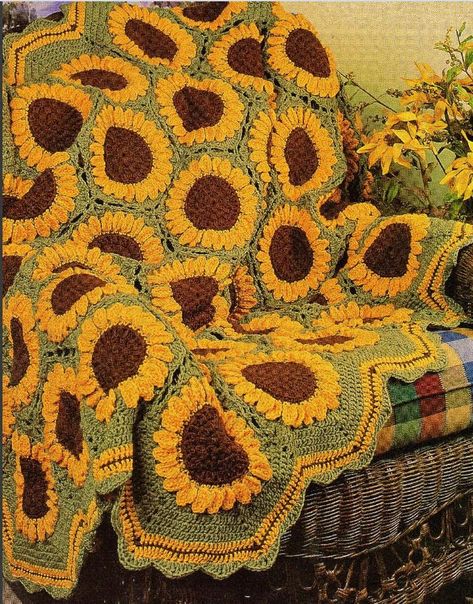 Vintage Crochet Sunflowers Afghan Pattern PDF Instant Digital | Etsy Sunflower Afghan, Crocheted Sunflower, Motifs Afghans, Modern Haken, Confection Au Crochet, Crochet Geek, Afghan Throw Blanket, Vintage Crochet Pattern, Crochet Sunflower