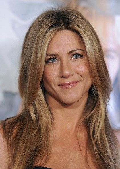 Jennifer Aniston Just Go With It Hair, Jennifer Aniston Bronde, Jennifer Aniston Hair Lolavie, Jenefer Anderson Hair, Jennifer Aniston Makeup, Jennifer Aniston 90s, Jennifer Aniston Hair Color, Aniston Hair, Flapper Girls