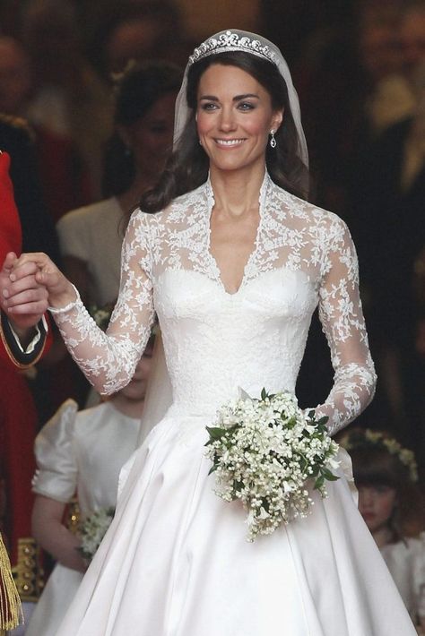 Princess Kate Wedding Dress, Kate Wedding Dress, Kate Middleton Wedding Dress, Düşes Kate, Middleton Wedding, Duchesse Catherine, Wedding Evening Gown, Kate Middleton Wedding, Celebrity Bride