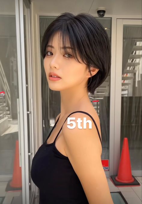 Round Face With Pixie Haircut, Very Short Hair For Round Face, Korean Pixie Haircut For Women, Short Asian Haircut For Women Round Face, Short Hair Haircuts For Round Face, Pixie Cut Asian Hair, Best Hair Styles For Round Faces, Haircut For Round Face Short Hair, Douyin Short Hair