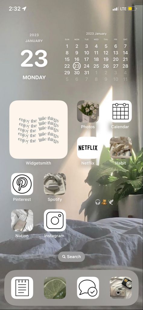 Iphone Clean Aesthetic, Iphone Wallpaper Clean Aesthetic, Clean Girl Phone Aesthetic, Clean Phone Aesthetic, That Girl Phone Layout, Aesthetic Phone Wallpaper Ideas, Make Phone Aesthetic, Cleangirlaesthetic Wallpaper, Clean Girl Ios Homescreen