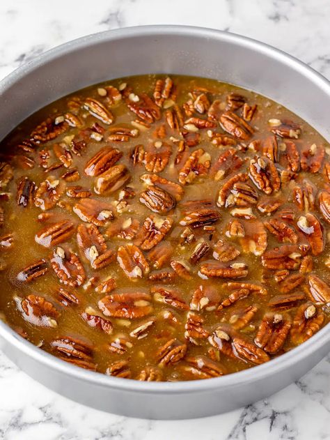 Upside Down Gooey Pecan Cake, Southern Pecan Cake, Walnut Upside Down Cake, Pecan Pie Birthday Cake, Southern Upside Down Pecan Cake, Pecan Upside Cake, Butter Pecan Upside Down Cake, Caramel Pecan Upside Down Cake Recipe, Caramelized Pecan Upside Down Cake