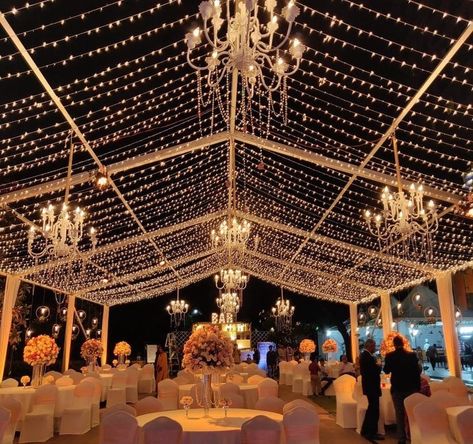 Indian Wedding Night, Indian Wedding Decoration Ideas, Outdoor Night Wedding, Reception Decoration Ideas, Indian Wedding Decoration, Indian Wedding Venue, Indian Wedding Decorations Receptions, Wedding Decorations Ideas, Wedding Draping