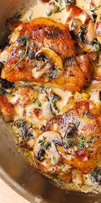 Lunch Ideas With Chicken, Garlic Design, Oven Garlic, Pizza Dishes, Thyme Sauce, Best Chicken Thigh Recipe, Chicken Oven, Chicken Thights Recipes, Bacon Sauce