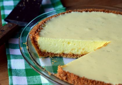 Key lime chiffon pie Pie With Vanilla Pudding, No Bake Key Lime Pie, No Bake Key Lime, Lime Chiffon, Chiffon Pie, Homemade Graham Cracker Crust, Magically Delicious, Foodie Pics, Pie Baking