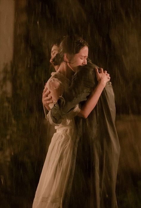 Rain Drama, Something In The Rain, People Hugging, Fotografi Vintage, Korean Couple, This Is Love, Love Photos, What’s Going On, Couple Aesthetic