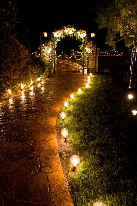 awesome lighting ideas for the wedding walkways Garden Path Lighting, Best Outdoor Lighting, Outdoor Garden Lighting, Garden Wedding Decorations, Backyard Lighting, Path Lights, Wedding Aisle, Wedding Cake Designs, Wedding Lights