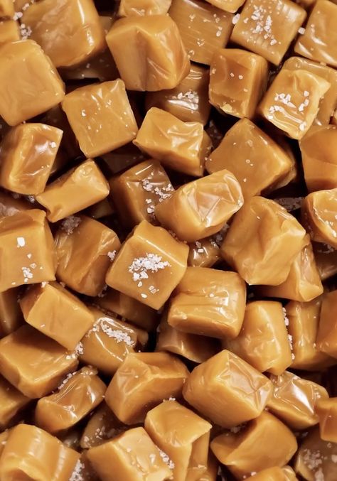 Salted Caramel Aesthetic, Brown Aesthetic Food, Brown Sugar Aesthetic, Carmel Food, Caramel Aesthetic, Caramel Wallpaper, Cinnamon Dolce Latte, Coffee Flavors, Cinnamon Caramel