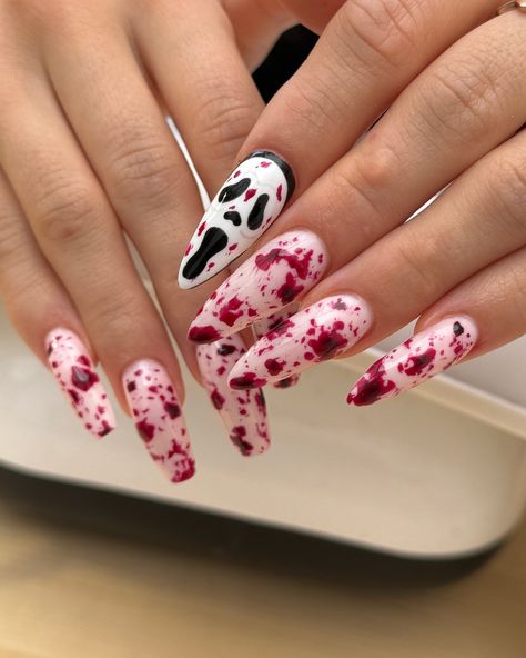 clean girl aesthetic 🧘🏼‍♀️ ghostface mask and scream splatters, paired with mixed nail shapes on each hand for anastasia honestly, slay. 🔪 very much obsessed with these lol was a bit curious to see how i’d get on with both designs but i’m really pleased with them! all @nailorder of course Long Almond Gel Xtensions Blanc Cabernet Crimson Noir I’m cait a nail tech based in colchester. lover of plain, french and all out funky sets #screammask #screamnails #ghostface #spookynails #hallowe... Aesthetic Ghostface, Ghostface Mask, Scream Mask, Long Almond, Clean Girl Aesthetic, Ghost Faces, Nail Shapes, Clean Girl, Nail Tech