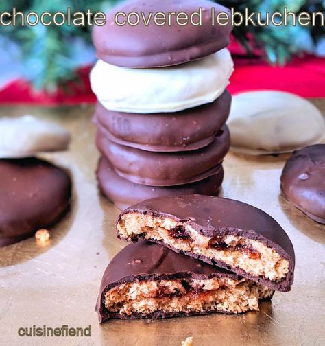 Chocolate covered lebkuchen filled with jam. Twix Bites, Tagalong Cookies, Popular Cookies, Healthy Version, Shortbread Cookie, Wafer Cookies, Vanilla Wafers, Cashew Butter, Girl Scout Cookies