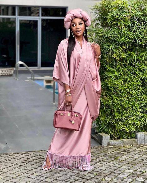 Fringe Dress Outfit, Fringe Skirt Outfit, Boubou Styles For Women, Bubu Gown Styles, Chic Dress Classy, African Print Fashion Dresses, Classy Casual Outfits, African Design Dresses, Latest African Fashion Dresses