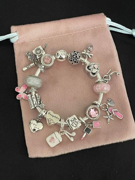 Pandora Bracelet Charms Ideas, Girly Bracelets, Pandora Bracelet Designs, Bracelet Pandora, Wrist Jewelry, Jewelry Accessories Ideas, Pandora Bracelet Charms, Girly Accessories, Jewelry Lookbook