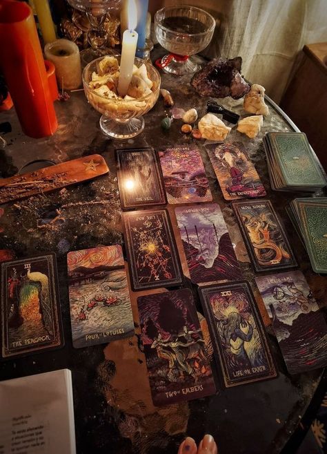 Witchcraft Altar, Witch Core, Witch Spirituality, Baby Witch, Modern Witch, Season Of The Witch, Witch Aesthetic, Practical Magic, Reading Tarot Cards