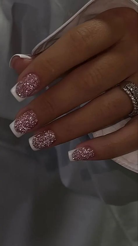 New Years Eve Nail, Glitter French Nails, New Years Nail Designs, New Years Eve Nails, Pinky Rings, Glittery Nails, Fancy Nails Designs, Colorful Nails, Glitter Gel Nails