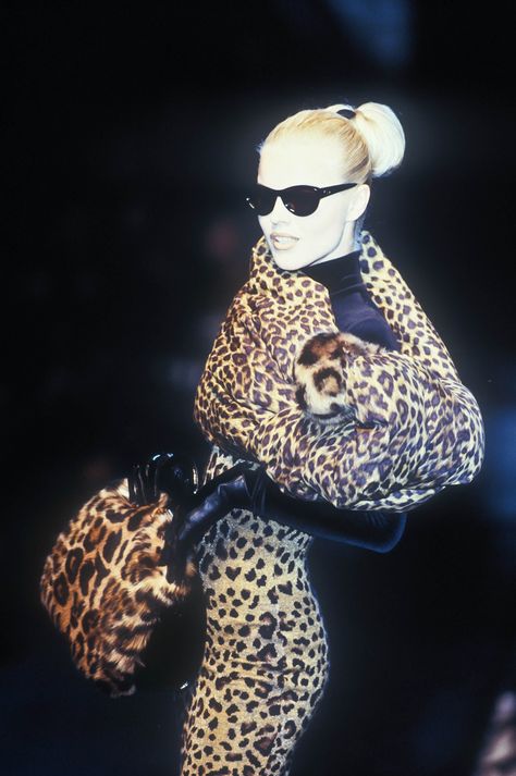 Christian Dior Runway Show RTW Fall/Winter 1995. Eva Herzigova, Gianfranco Ferre, Print Coat, Outfits Women, Christian Dior, Leopard Print, Dior, Italy