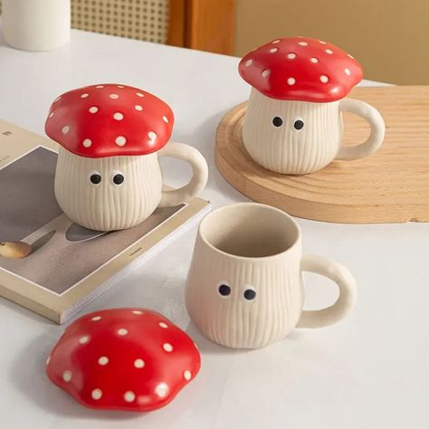 Kawaii Cups, Ceramic Mug With Lid, Clay Cup, Red Mushroom, Mushroom Coffee, Tanah Liat, Breakfast Cups, Clay Mugs, Mushroom Design