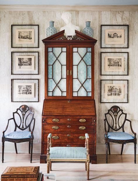 Decorating With Antique Furniture, Kips Bay Showhouse, Southern Interior, English Interior, Enchanted Home, Southern Home, House And Home Magazine, Interior Inspo, Beautiful Table