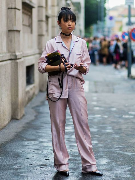 11 Daytime Pajama Outfits You Can Wear in Public | Who What Wear Lingerie Outfit Night, Pyjama Trend, Pijamas Women, Pink Street, Pajama Outfit, Pajama Fashion, Pajama Outfits, Street Style 2017, Pajama Dress