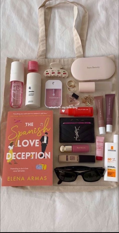 Self care essentials I self care checklist I selfcare aesthetic #What'sInMyBag, https://www.theworldaccordingtome.org/shopping/1732969_what-s-in-my-bag-essentials-for-a-busy-woman-on-the-go/? Summer Bag Essentials, Everyday Bag Essentials, School Bag Essentials, Makeup Bag Essentials, Backpack Essentials, Travel Bag Essentials, Inside My Bag, Purse Essentials, Handbag Essentials