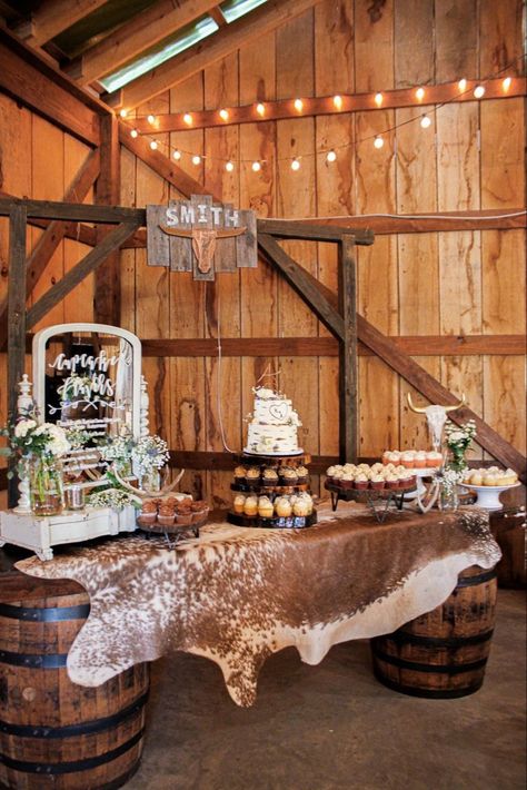 Country Wedding Pictures, Country Western Wedding, Western Themed Wedding, Wedding Decoration Ideas, Cowboy Wedding, Country Theme Wedding, Dream Wedding Venues, Future Wedding Plans, Dream Wedding Ideas Dresses