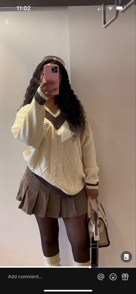 Brown Mini Skirt Outfit Black Women, Tan Sweater Skirt Outfit, Brown Skirt Ideas Outfit, Khaki Skirt Outfit Winter, Winter Skirt Outfit Black Women, Thanksgiving Inspo Outfits, Paris Outfit Black Women, Cardigan And Skirt Outfit Black Women, Cute Winter Outfits Skirt