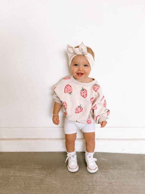 Toddler Girl Summer Outfits Ideas, Baby Girls Outfit Ideas, Baby Girl Casual Outfits, Baby Outfits Girl Aesthetic, Toddler Outfit Inspo Girl, Trendy Baby Girl Outfits, Baby Girl Outfit Inspiration, Cool Baby Girl Outfits, 15 Weeks Pregnant Outfit