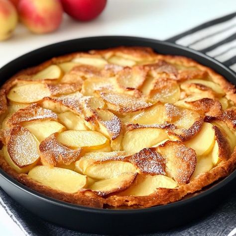 Découvrez les Secrets du Clafoutis aux Pommes - Un Classique Réinventé Dessert Leger, Fruit Desserts, Flan, Tupperware, Food Lover, A Table, Healthy Snacks, Biscuits, Dessert Recipes