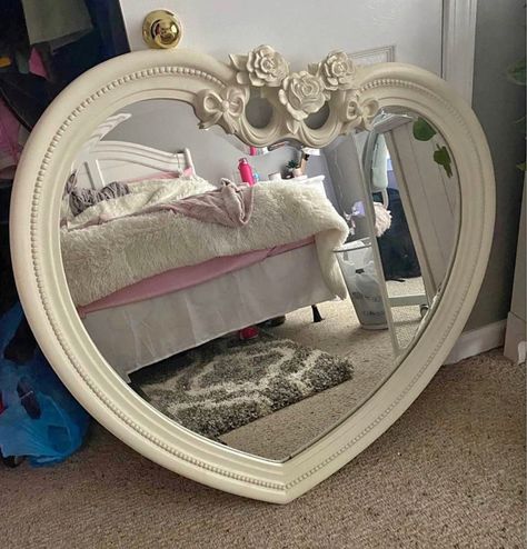 Heart Shaped Mirror, Elegant Room, Shaped Mirror, Heart Mirror, Heart Frame, Vintage Mirror, Vintage Heart, Hanging Mirror, White Heart