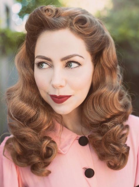 1940 Long Hairstyles, Old Time Hairstyles Vintage, Long 1950s Hair, 40s Inspired Hair, Half Up Vintage Hairstyles, Vintage Hairstyles 50s, 1940s Long Hair, 50s Hair Styles For Women, Late 50s Hairstyles