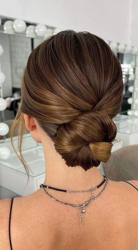 39 The most romantic wedding hair dos to get an elegant look : Updo Knot Low Bun, Hairstyles For Prom Medium Length, Prom Ponytail, Up Dos For Prom, Wedding Hair Up, Up Dos, Bridal Hair Updo, Up Dos For Medium Hair, Hair Prom