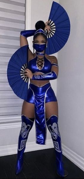 Halloween Costumes Women Creative, Women Halloween Costume Ideas, Best Friend Halloween Costumes, Hot Halloween Outfits, Halloween Costumes College Girls, Women Halloween Costume, Pretty Halloween Costumes, Couples Halloween Outfits, Holloween Costume