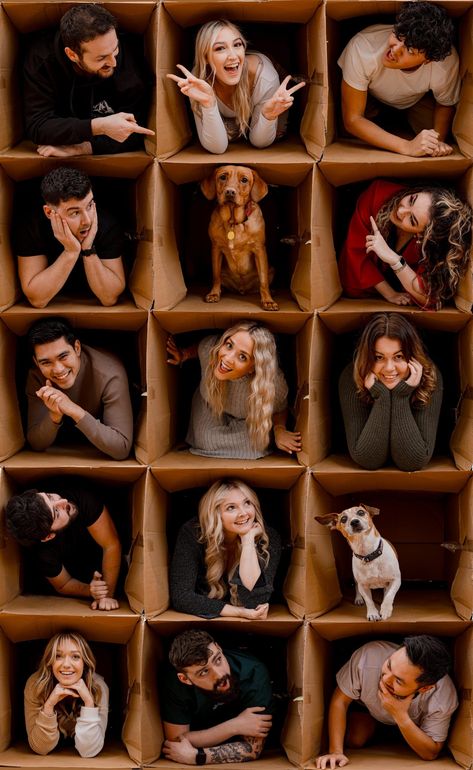 Nail this fun box-stacked portrait idea with these tips Friends Get Together, Fun Family Photos, Friends Adventures, Creative Friends, Group Photography, Photo Grouping, Foto Tips, Christmas Photography, Christmas Photoshoot