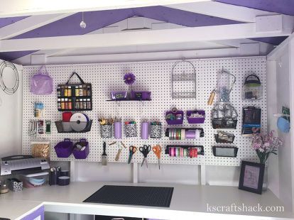 Craft Shed Ideas, Craft She Shed, She Shed Craft Room, Peg Boards, Pegboard Storage, Shed Office, Shed Interior, Craft Shed, Shed Organization