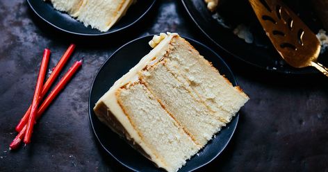 A classic white cake recipe with a foolproof frosting. White Layer Cake Recipe, Classic White Cake, Southern Cakes, Mountain Cake, Whimsical Cake, Best Pumpkin Pie Recipe, Marshmallow Buttercream, Marshmallow Frosting, Best Pumpkin Pie