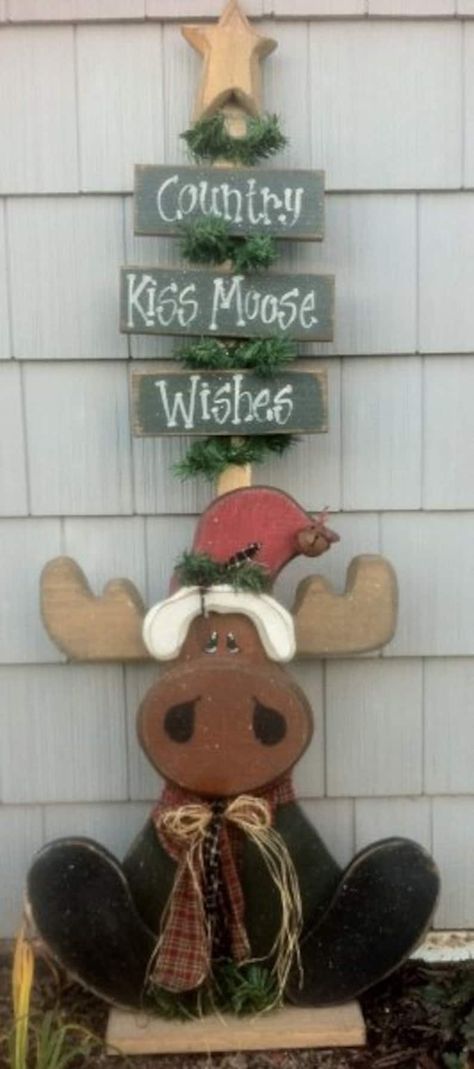 Moose Crafts, Critter Sitters, Wooden Reindeer, Christmas Moose, Christmas Wood Crafts, Navidad Diy, Wood Crafts Diy, Wood Craft, Christmas Wood