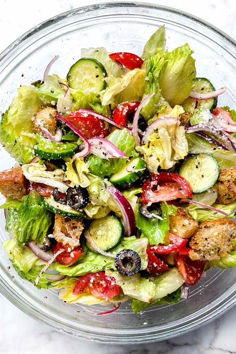 This simple Italian salad with crunchy lettuce, veggies, Parmesan, croutons, and easy Italian dressing is the best side salad you'll need. Salad With Pancetta, Italian Salad For A Crowd, Salad With Italian Food, What To Put In Salad, Salad For Italian Meal, Lasagna And Salad, Layered Italian Salad, Salads With Italian Dressing, Italian Tossed Salad Recipes