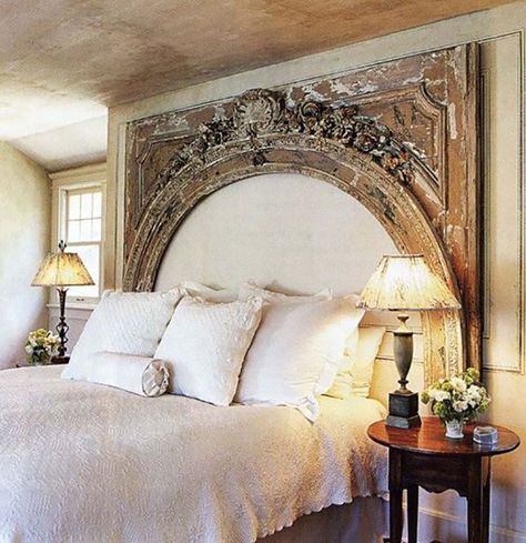 The Best Budget Friendly DIY Farmhouse Headboards - The Cottage Market Mantle Headboard, Cool Headboards, Headboard Alternative, Creative Headboard, Head Boards, Beautiful Headboards, White Linens, Headboard Ideas, Diy Headboard