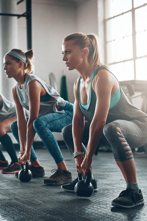 7 Questions to Ask Before Dropping Your Hard-Earned Cash on a Gym Membership Full Body Circuit Workout, Gym Photoshoot, Gym Photography, Modele Fitness, Gym Photos, Estilo Fitness, Fitness Photoshoot, Fitness Photos, Popsugar Fitness