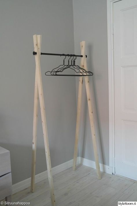 Diy Clothes Stand, Diy Clothing Rack, Coat Rack Diy, Balkon Decor, Diy Clothes Rack, Clothes Racks, Clothes Rack, Clothing Rack, Bedroom Diy