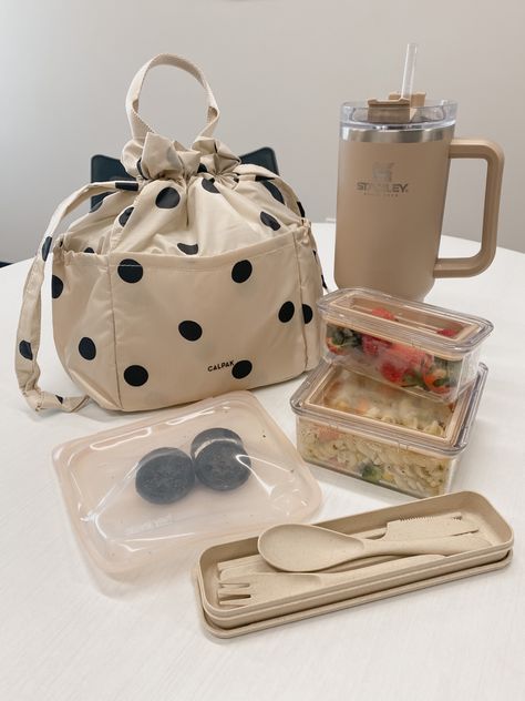 Food Container Organization, School Lunch Containers, Lunch Boxes For Men, Work Lunch Box, Cute Lunch Boxes, Healthy Lunch Snacks, Breakfast Bread Recipes, School Lunch Bag, Lunch Box Containers