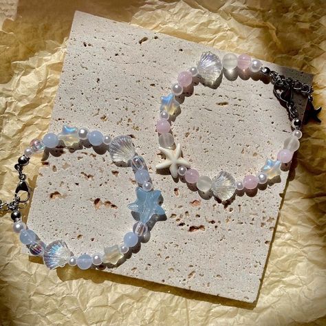 Sea Inspired Bracelets, Mermaid Core Bracelet, Sea Beads Bracelet, Bracelets Inspo Beads, Ocean Themed Bracelets, Butterfly Beaded Bracelet, Bracelet Making Ideas Beaded, Cute Bead Bracelet Ideas, Bracelet Inspo Beads